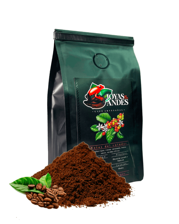 CAFÉ 250G MOLIDO Café de especialidad. Origen Zapatoca, Santander. Perfil de la taza: Notas del catador: Frutos rojos, cacao, caramelo, frutos secos, acidez cítrica.